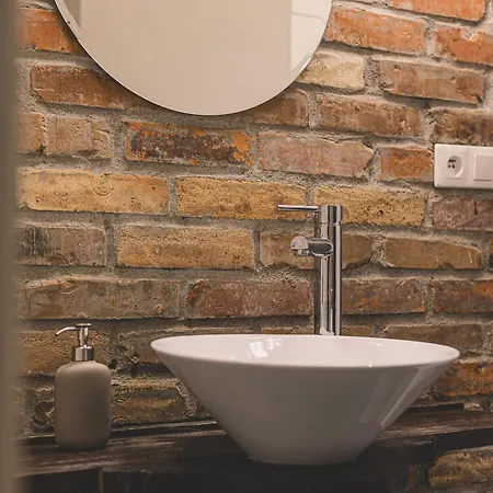 W Kamienicy Plac Bernardynski * Познань